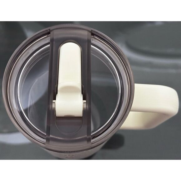 STANLEY QUENCHER PROTOUR FLIP STRAW TUMBLER, 40OZ- CREAM MOON - Picture 4 of 5